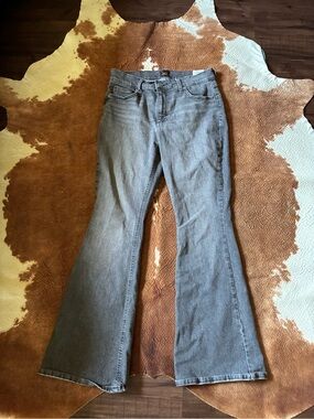 Lee faded black high rise flare jeans
size 27